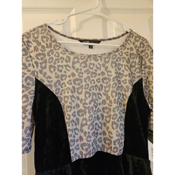Size Medium Top New with Tags Sparkly - Picture 6 of 10